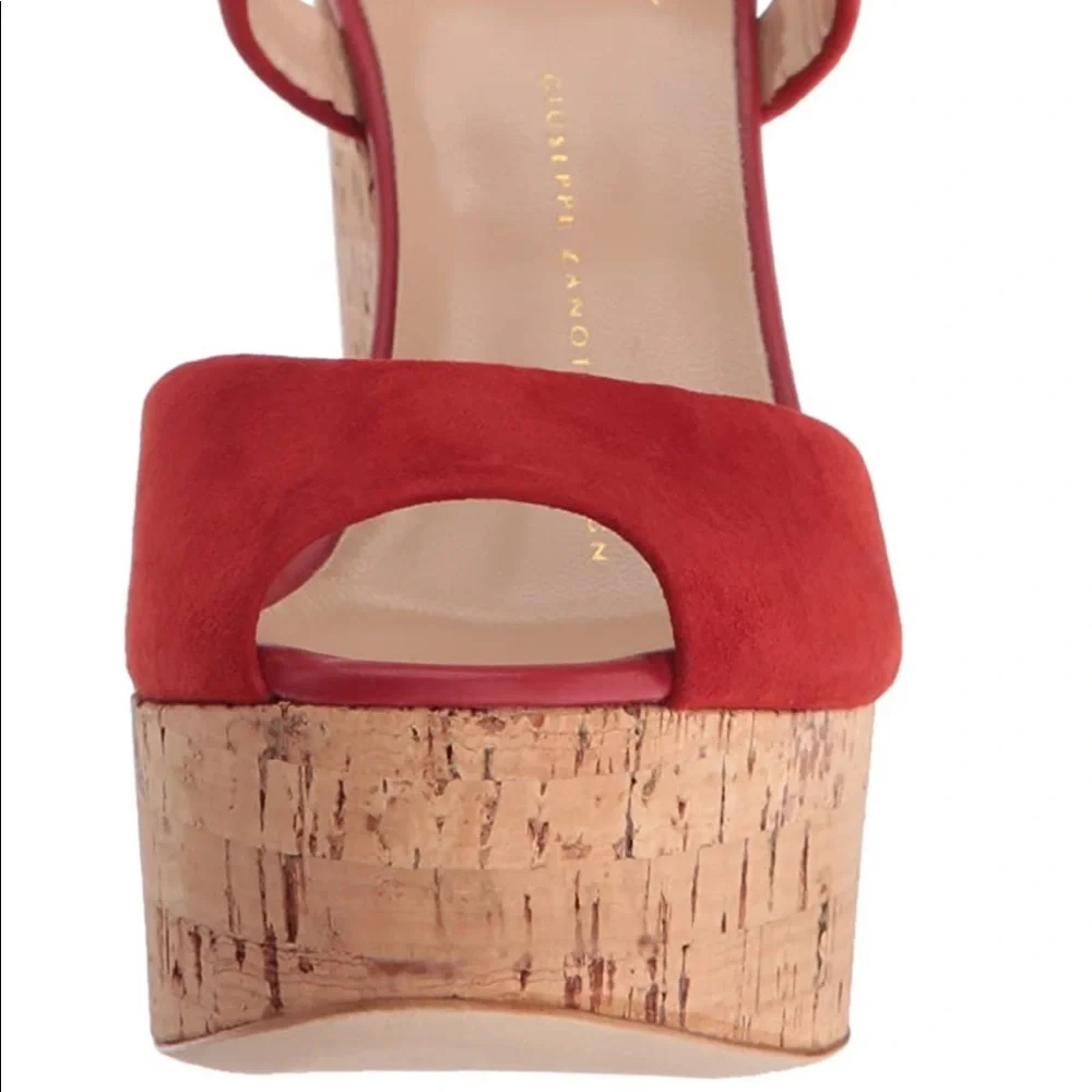 Giuseppe Zanotti: Wedge Sandal Sz: 35